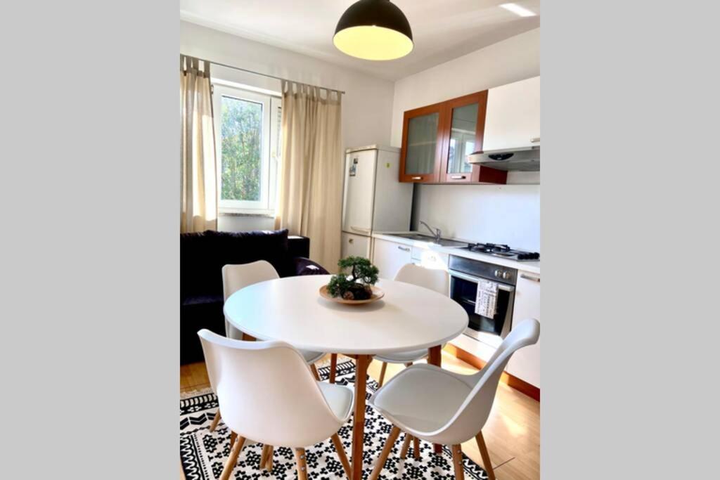 Cozy Apartment אומאג מראה חיצוני תמונה