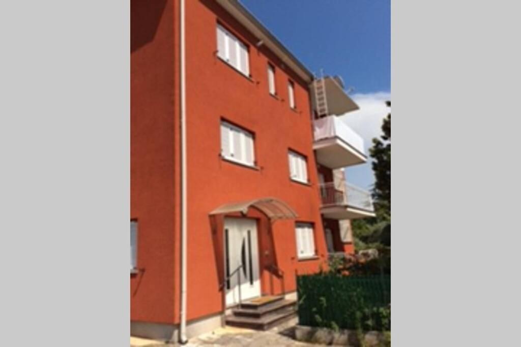 Cozy Apartment אומאג מראה חיצוני תמונה