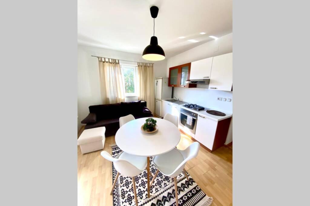 Cozy Apartment אומאג מראה חיצוני תמונה